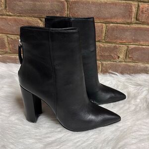 Steve Madden Black Leather Tristan Pointed Toe Block Heel Bootie Size 10 NEW